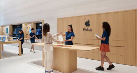 Apple在英国开设AppleStore并设有专门的取货区